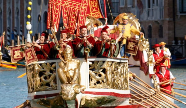 Venice Historical Regatta: an unmissable spectacle in September | Centro Vacanze Pra' delle Torri